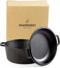 Daumonet Ducasse Gietijzeren Double Use Braadpan - Combi Sudderpan Zwart - 2-in-1 Bak- En Braadpan - PFAS & PFOA Vrij - Rond - Ø 26 Cm - 4,4 Liter - Emaille - Alle Warmtebronnen - Elektrisch - Gas - Halogeen - Inductie - Keramisch -Kwaliteitskeukenwinkel Voor Thuis 1053x1200 2
