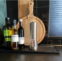 KROMS Peper En Zoutmolen Set - Peper En Zoutmolen Set Elektrisch -2 In 1 - Instelbare Maalgraad - Pepermolen - Zoutmolen - Peper En Zoutmolen Elektrisch -Kwaliteitskeukenwinkel Voor Thuis 1200x1176 1