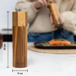 Deleca Luxe Peper En Zoutmolen Set - Zout / Pepermolen - Handmatig - Met Navul Lepel & Geschenkdoos - Acacia Hout - Rond -Kwaliteitskeukenwinkel Voor Thuis 1200x1200 1191