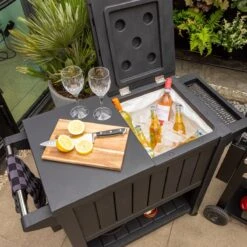 BluMill BBQ Tafel - Inclusief Koelvak 80 Liter - Op Wieltjes - Met Flessenopener - 102 X 46 X 86,5 Cm 23 BluMill BBQ Tafel - Inclusief Koelvak 80 Liter - Op Wieltjes - Met Flessenopener - 102 X 46 X 86,5 Cm -Kwaliteitskeukenwinkel Voor Thuis 1200x1200 255