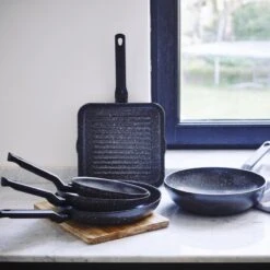 BK Universe Grillpan 26x26 Cm - Inductie - Anti-aanbak - PFAS-vrij -Kwaliteitskeukenwinkel Voor Thuis 1200x1200 536