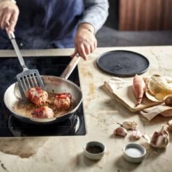 Demeyere Classico 3 RVS Koekenpan – Koekenpan Inductie - 24 Cm – PTFE-vrij 10 Demeyere Classico 3 RVS Koekenpan – Koekenpan Inductie - 24 Cm – PTFE-vrij -Kwaliteitskeukenwinkel Voor Thuis 1200x1200 686