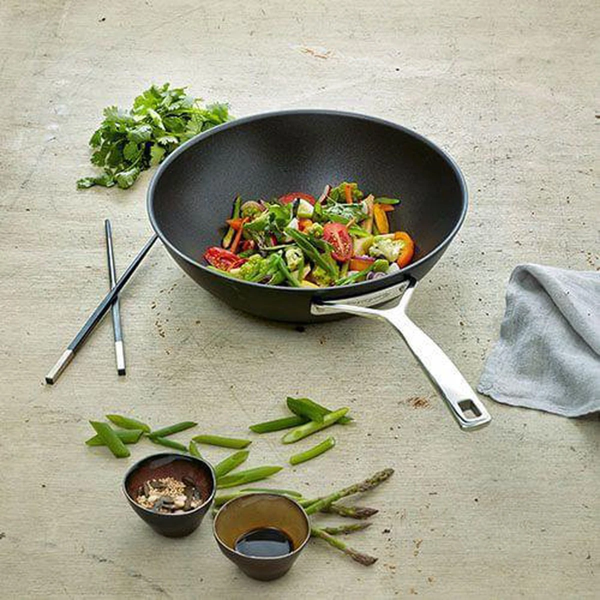 Demeyere Alu Pro Wok - 30 Cm 2 Demeyere Alu Pro Wok - 30 Cm - Afbeelding 2