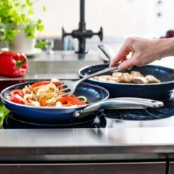 Blue Diamond, Keramische Koekenpan Verrijkt Met Diamantdeeltjes – Inductie Koekenpan Ø 24 Cm – PFAS En PHOA Vrij -Kwaliteitskeukenwinkel Voor Thuis 1200x1200 793