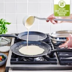 GreenPan Essentials Pannenkoekenpan 24cm - Zwart - Inductie - PFAS-vrij -Kwaliteitskeukenwinkel Voor Thuis 1200x1200 946