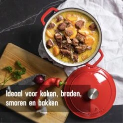 Daumonet Carême Rouge Gietijzeren Braadpan - Sudderpan Kersen Rood - Rond - Ø26 Cm - 4,4 Liter - PFAS & PFOA Vrij - Emaille - Geschikt Voor Alle Warmtebronnen - Elektrisch - Gas - Halogeen - Inductie - Keramisch - Vaatwasserbestendig -Kwaliteitskeukenwinkel Voor Thuis 1200x1200 976