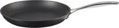 Le Creuset Koekenpan Les Forgées TNS - ø 28 Cm - Standaard Anti-aanbaklaag -Kwaliteitskeukenwinkel Voor Thuis 1200x284
