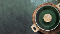 Forest, Braadpan Met Deksel – Ø 16 Cm – 100% Gerecycled Aluminium – Geschikt Voor Alle Warmtebronnen - Duurzame Pan – PFOA Vrij – Sudderpan – Stoofpan – 2.5 L -Kwaliteitskeukenwinkel Voor Thuis 1200x675 6