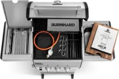 Burnhard Gas BBQ FRED JR. Deluxe - 2 Branders - Incl. Keramische Infraroodbrander & Afdekhoes - Deluxe -Kwaliteitskeukenwinkel Voor Thuis 1200x797 1