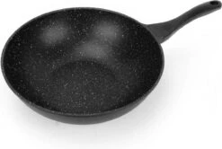 Swiss Pro+ Wokpan - Met Glazen Deksel - 28cm - Zwart 8 Swiss Pro+ Wokpan - Met Glazen Deksel - 28cm - Zwart -Kwaliteitskeukenwinkel Voor Thuis 1200x805 3