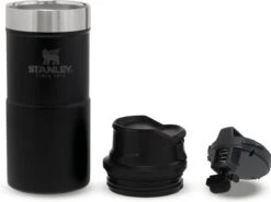 Stanley Trigger-Action Travel Mug 0.47L - Thermosfles - Matt Black 26 Stanley Trigger-Action Travel Mug 0.47L - Thermosfles - Matt Black -Kwaliteitskeukenwinkel Voor Thuis 1200x897