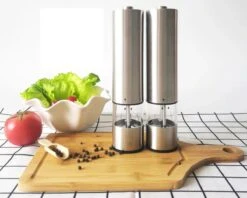 MD-Goods ® Elektrische Peper En Zoutmolen Set - Pepermolen - RVS - Cadeau - Restaurant Kwaliteit -Kwaliteitskeukenwinkel Voor Thuis 1200x960 4
