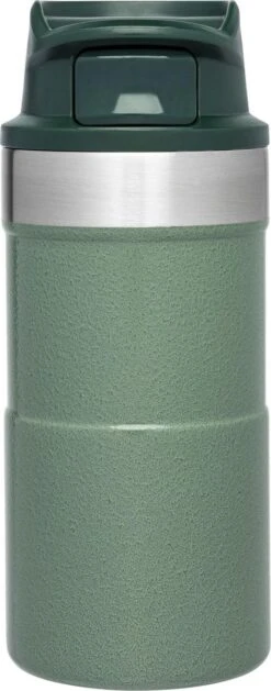 Stanley The Trigger-Action Travel Mug 0,25L - Thermosfles - Hammertone Green -Kwaliteitskeukenwinkel Voor Thuis 471x1200 1