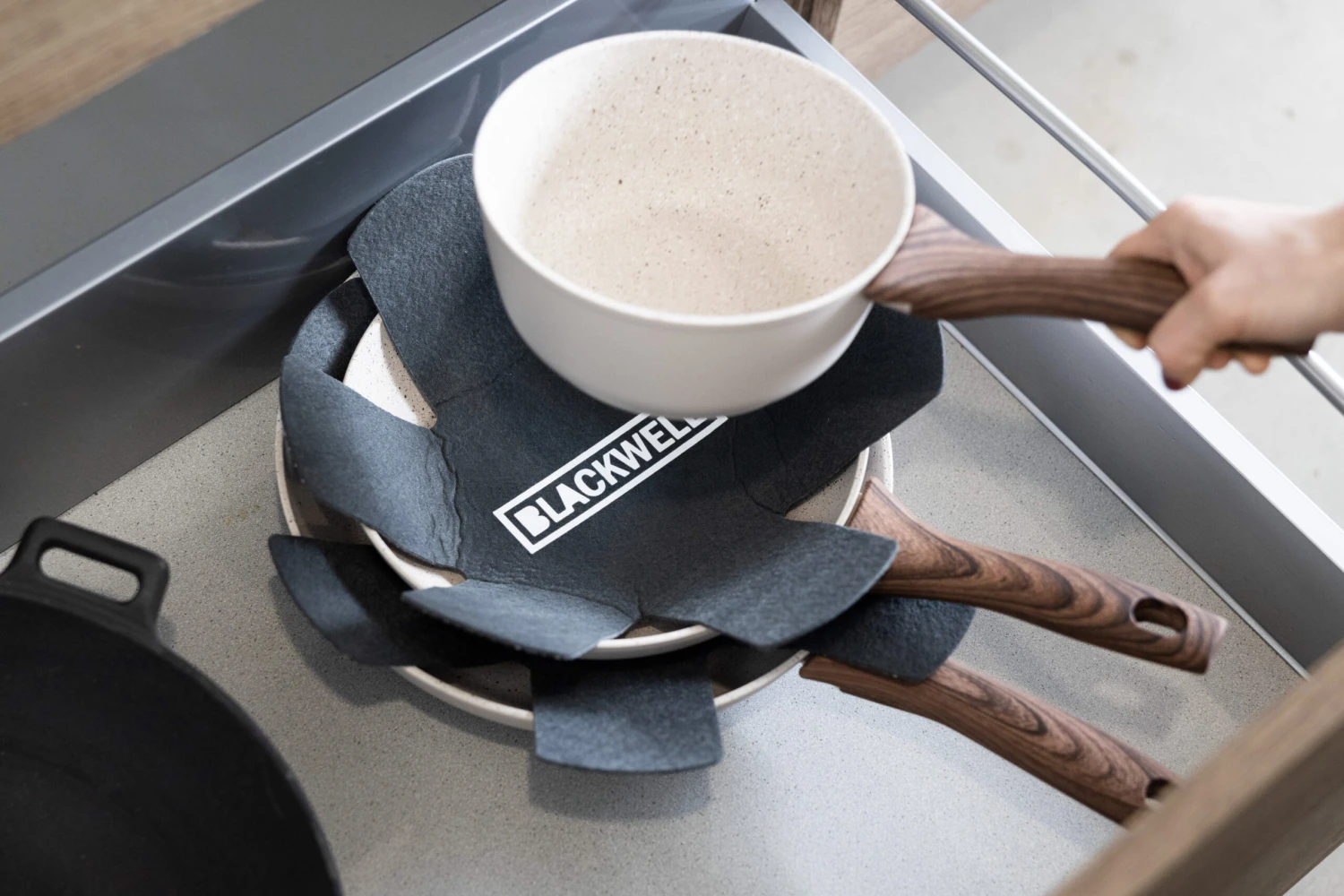 Blackwell Pannenbeschermers - Zwart - ø 38 Cm - 2 Stuks 2 Blackwell Pannenbeschermers - Zwart - ø 38 Cm - 2 Stuks - Afbeelding 2